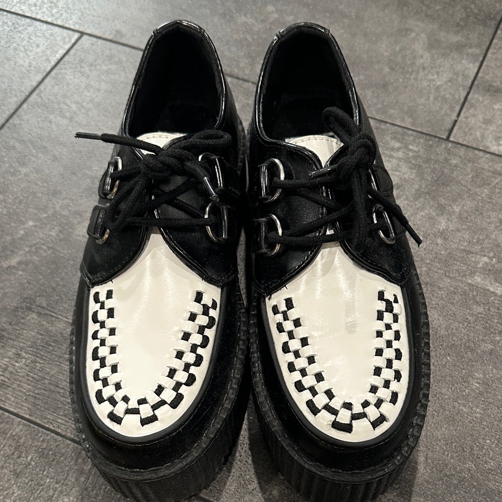 TUK Black and White Creepers Size 8 Women’s
